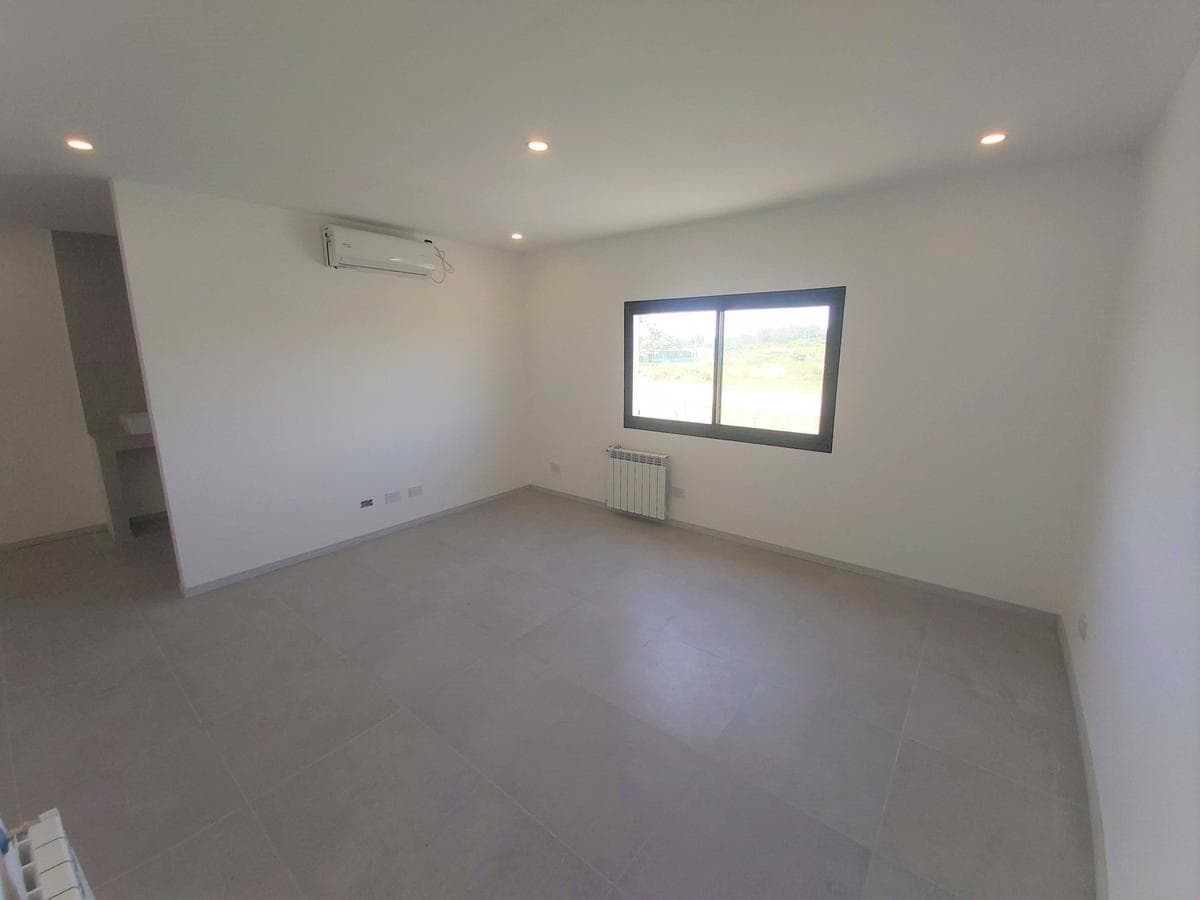 4-Bedroom House for Sale with Pool in San Eduardo - Pilar
