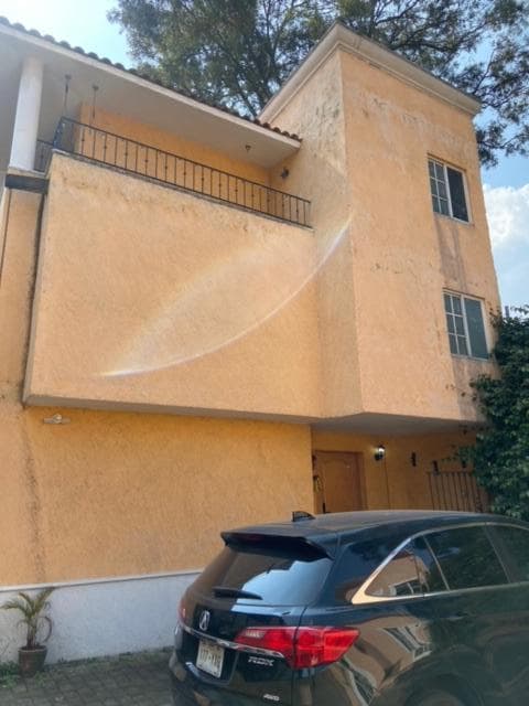 House in a condominium complex in Independencia el Batán