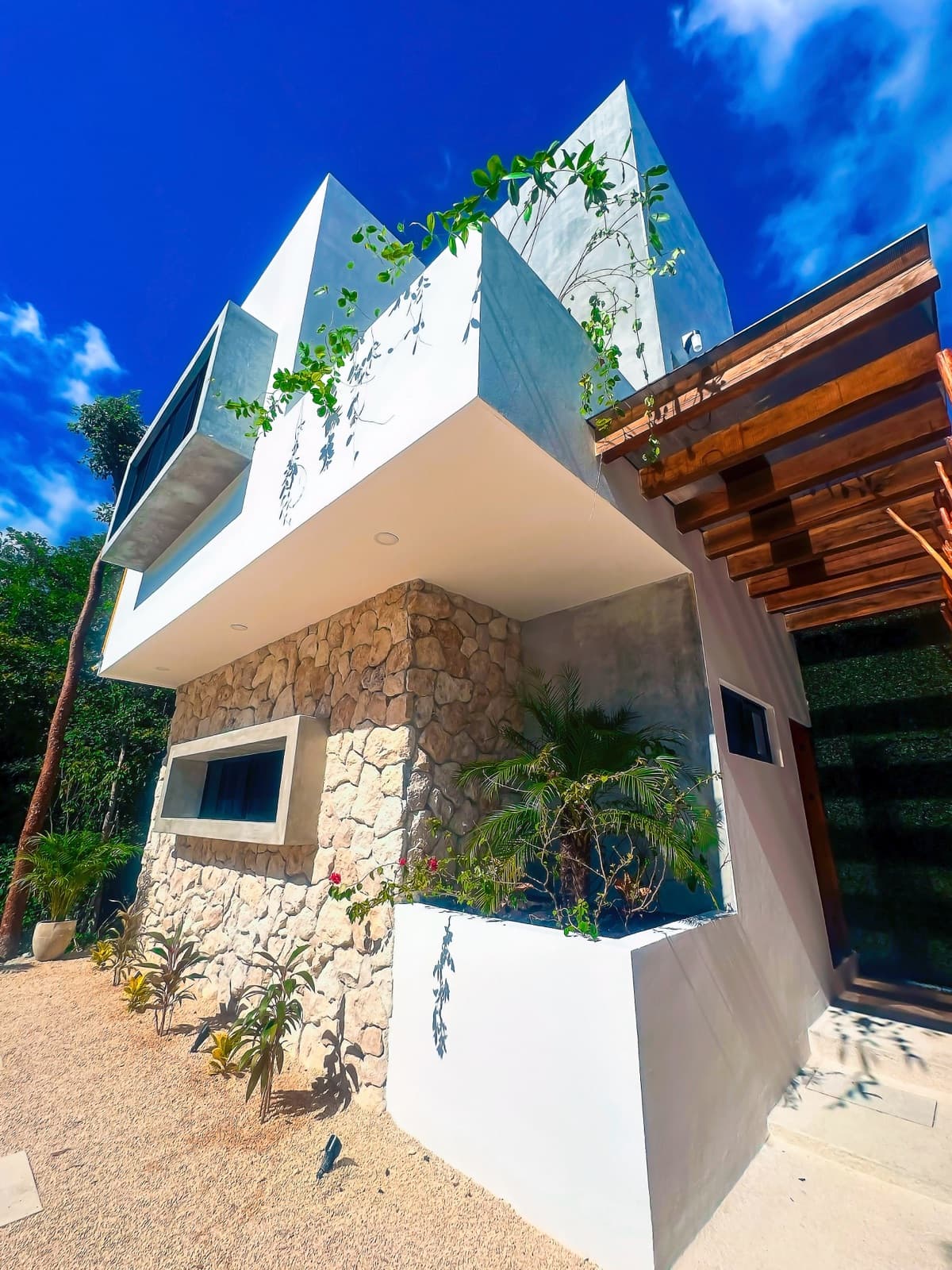 HOUSE FOR SALE in the Riviera Tulum Subdivision