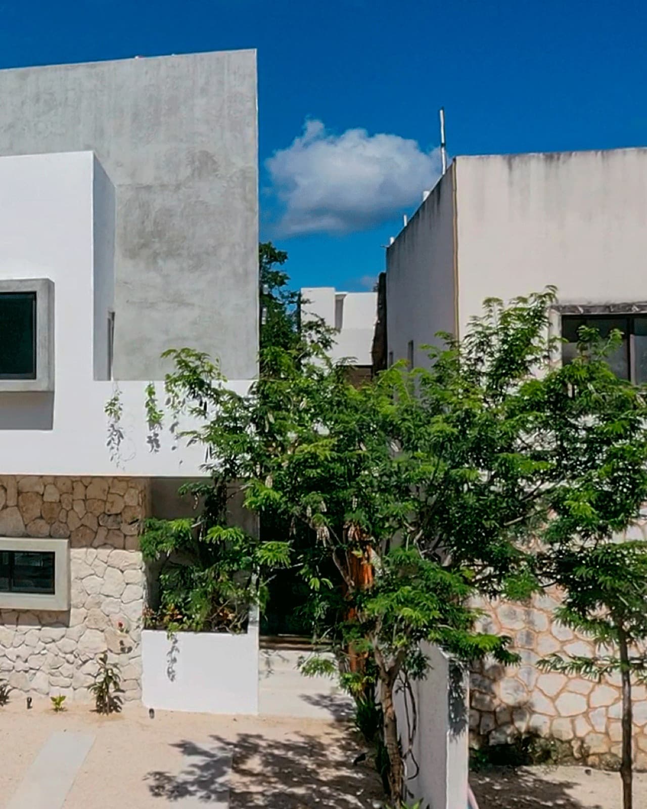 HOUSE FOR SALE in the Riviera Tulum Subdivision