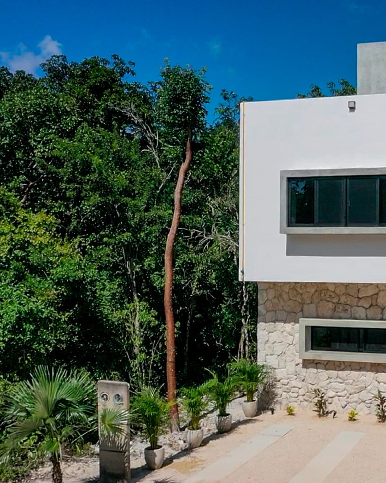 HOUSE FOR SALE in the Riviera Tulum Subdivision