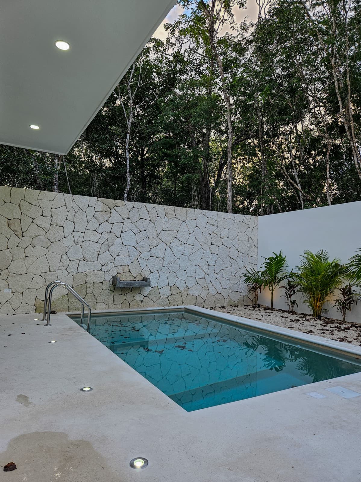 HOUSE FOR SALE in the Riviera Tulum Subdivision