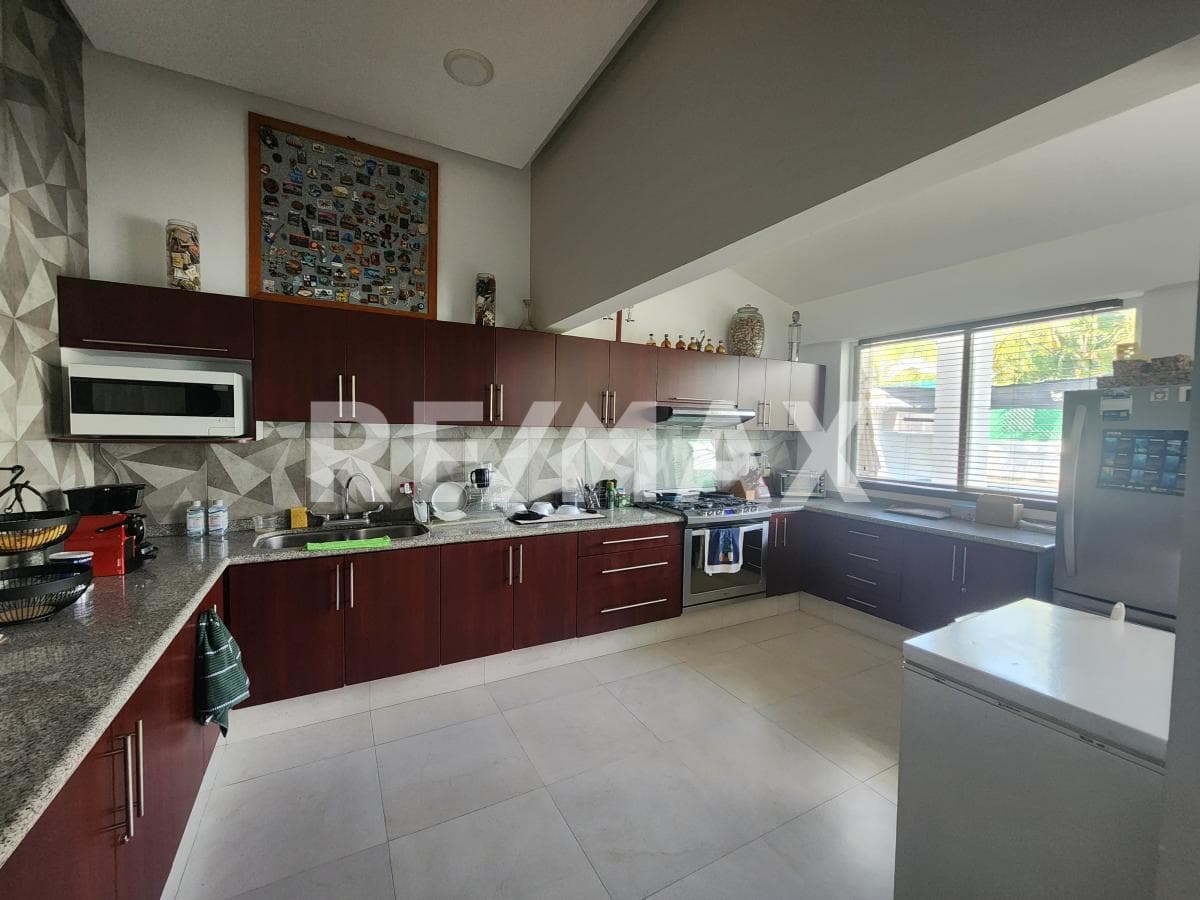 House for Sale in Morelos, Lomas de Cocoyoc Subdivision