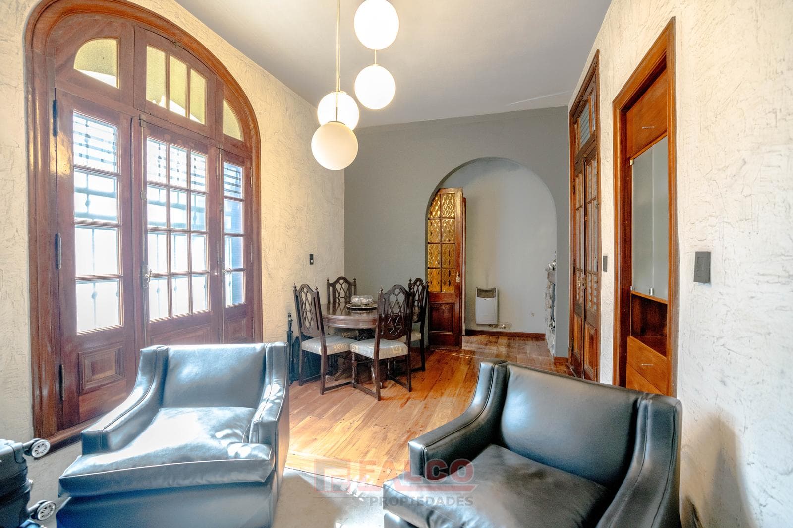 A 4-room renovated apartment with a separate entrance and its own terrace