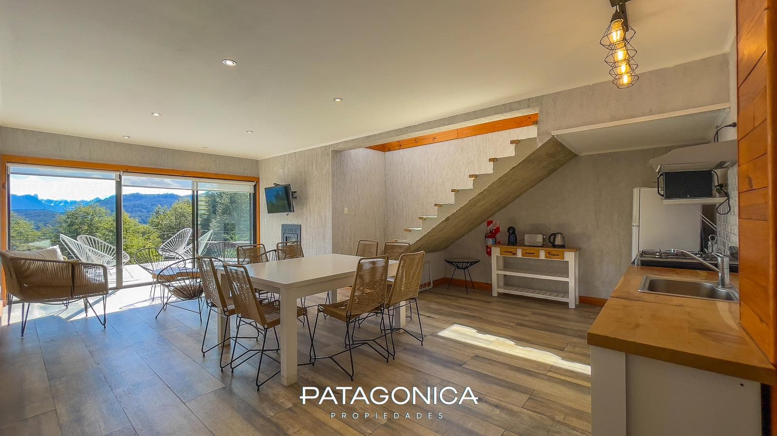 FOR SALE: 5-room furnished apartment, 160 m², with a view of the lake, Villa La Angostura
