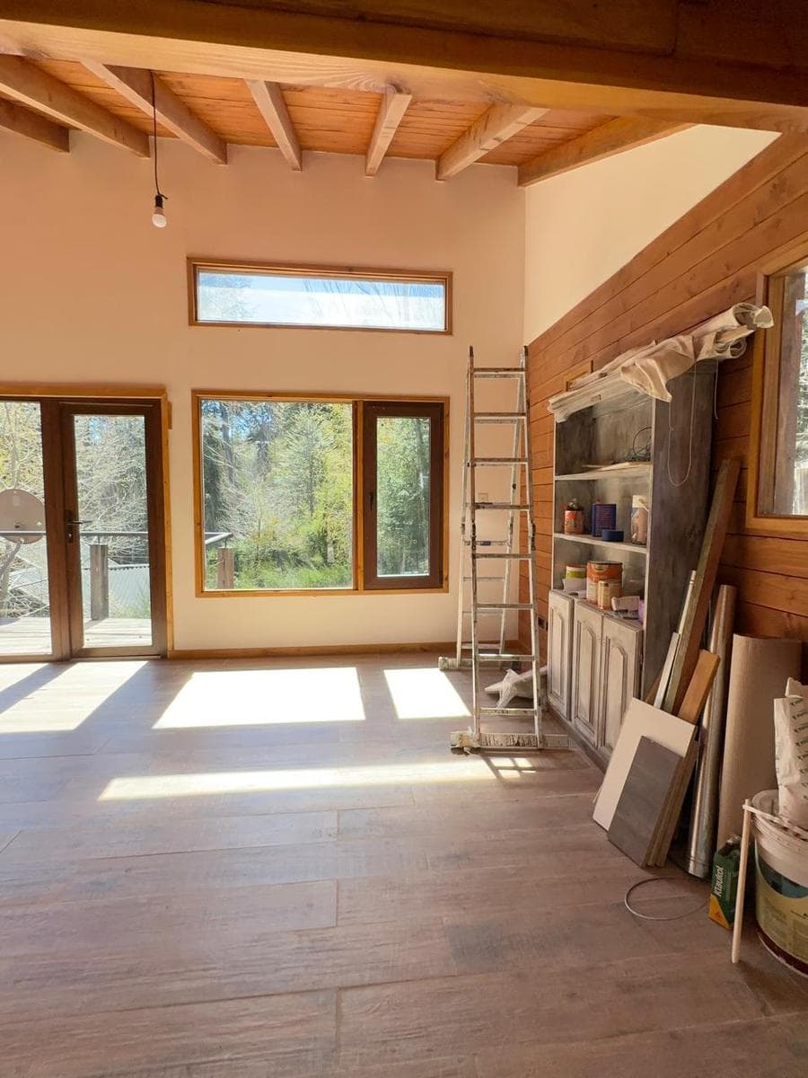 FOR SALE - 100-square-meter house with access to a stream in the woods - Epulafquen neighborhood.