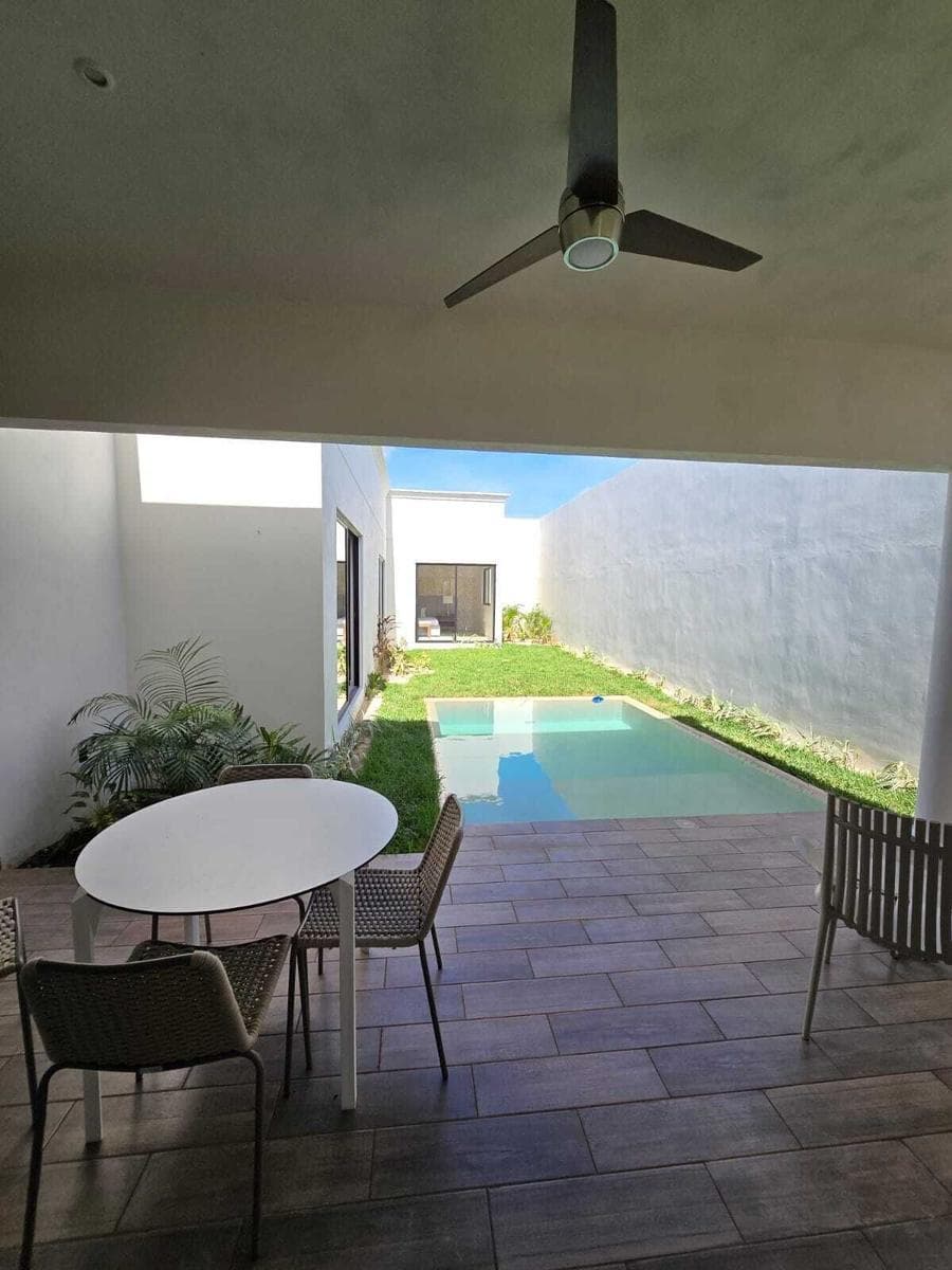 Single-story home north of Mérida in Conkal with excellent amenities