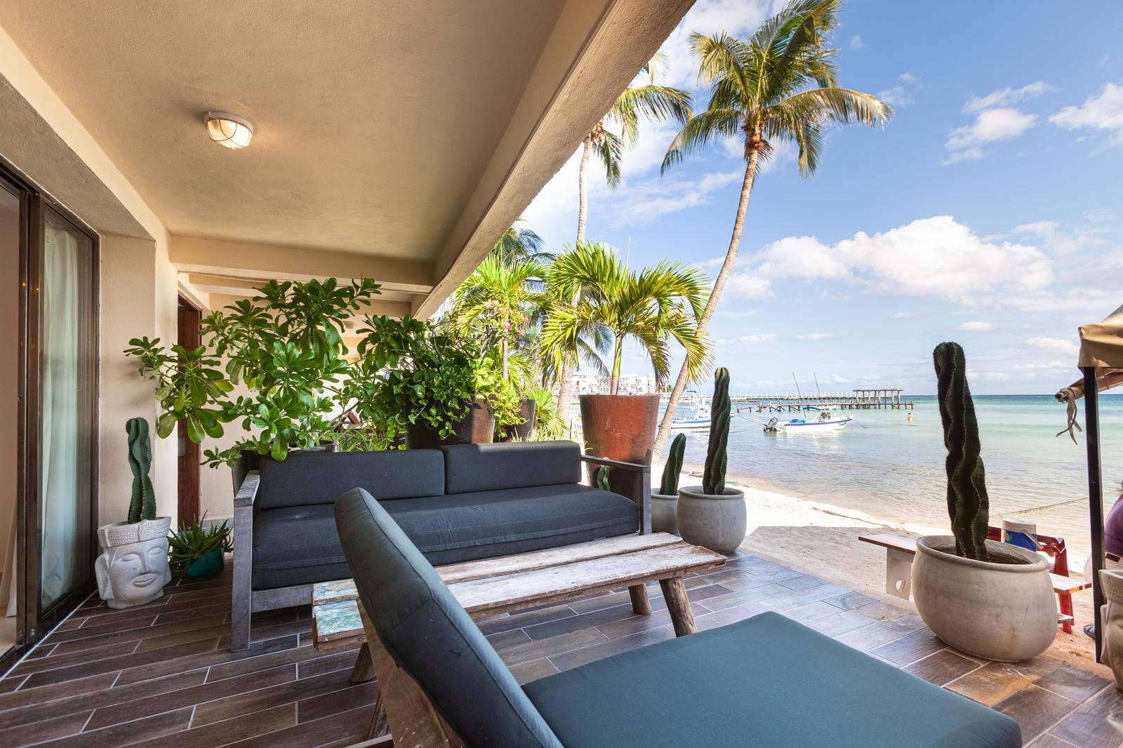 OCEAN PLAZA - 3-Bedroom Oceanfront Condo in the Heart of the Mexican Caribbean