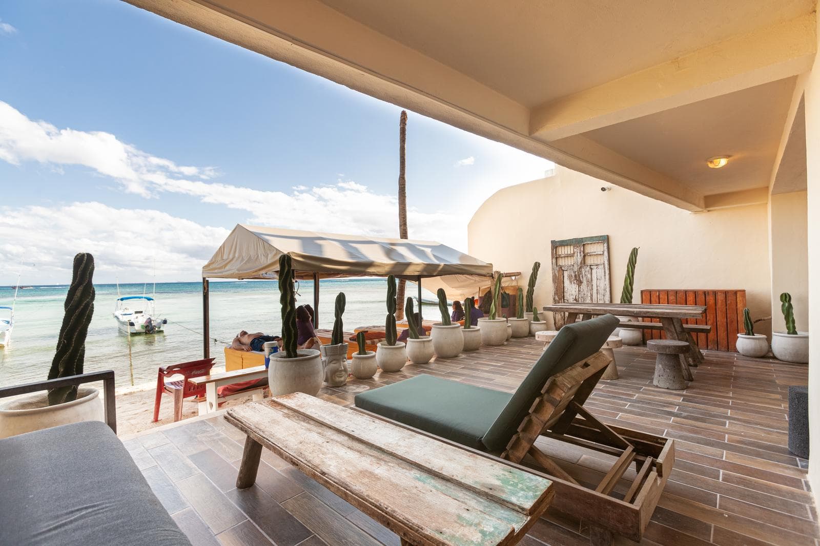 OCEAN PLAZA - 3-Bedroom Oceanfront Condo in the Heart of the Mexican Caribbean