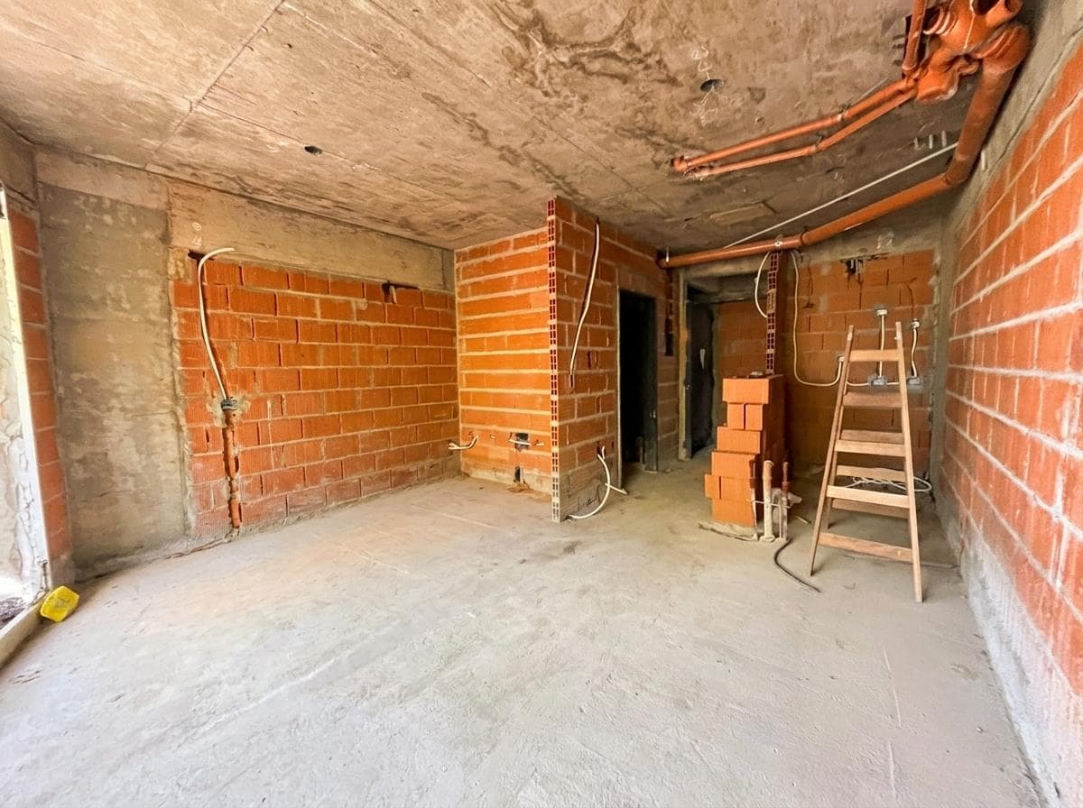 One-room apartment in Almagro with a balcony