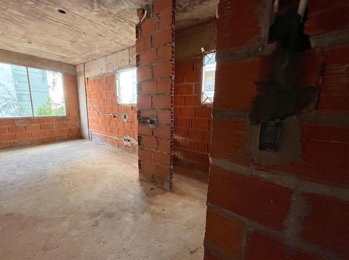 Studio apartment in Almagro, suitable for professionals, for sale