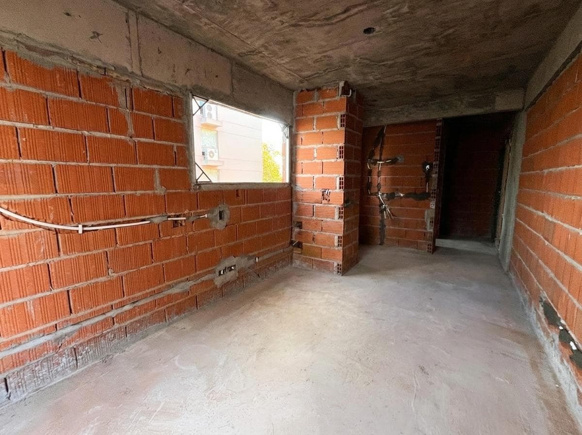 Studio apartment in Almagro, suitable for professionals, for sale