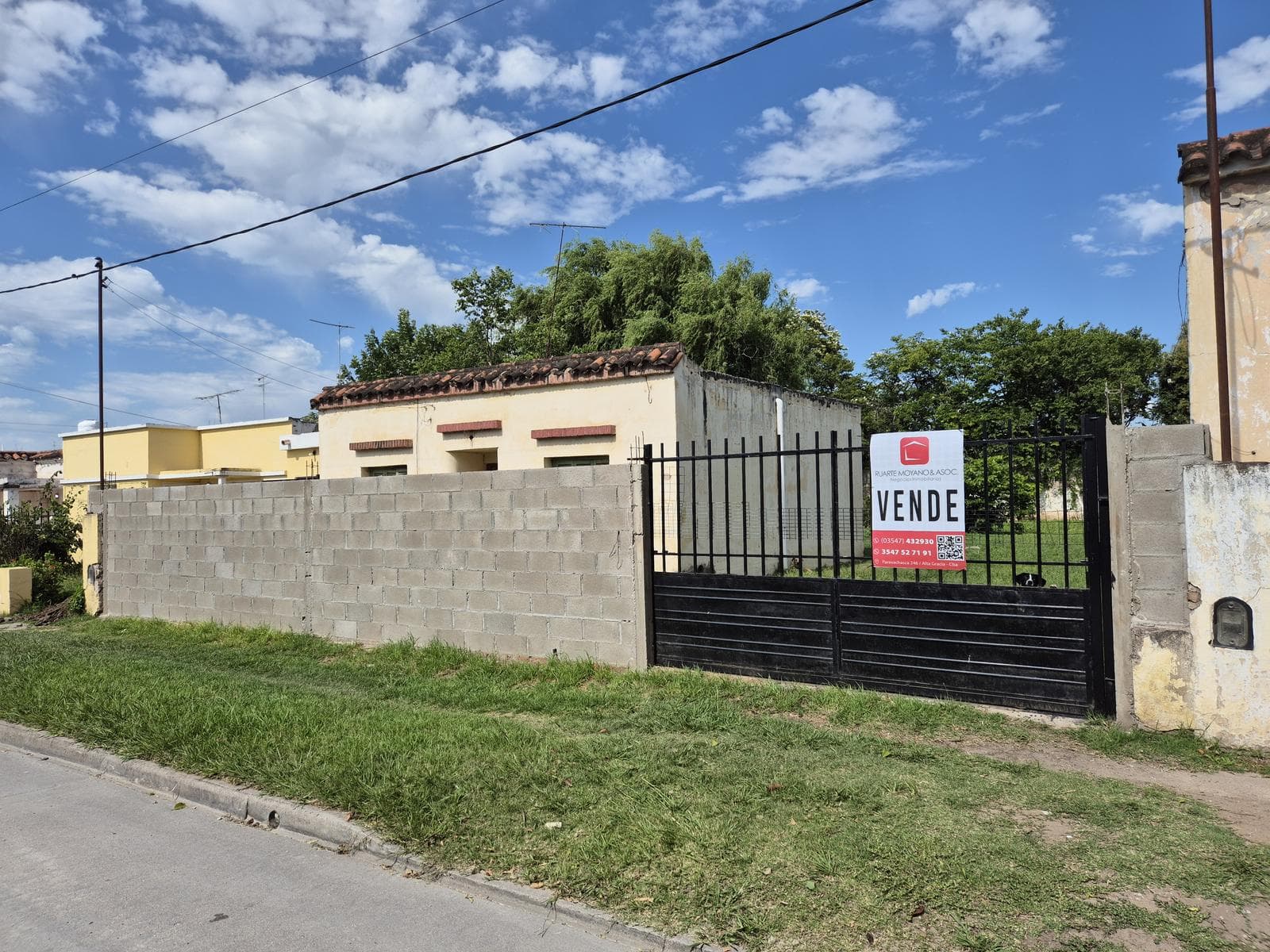 For Sale - Lot on Genova Street - Cámara Neighborhood - 455 m2