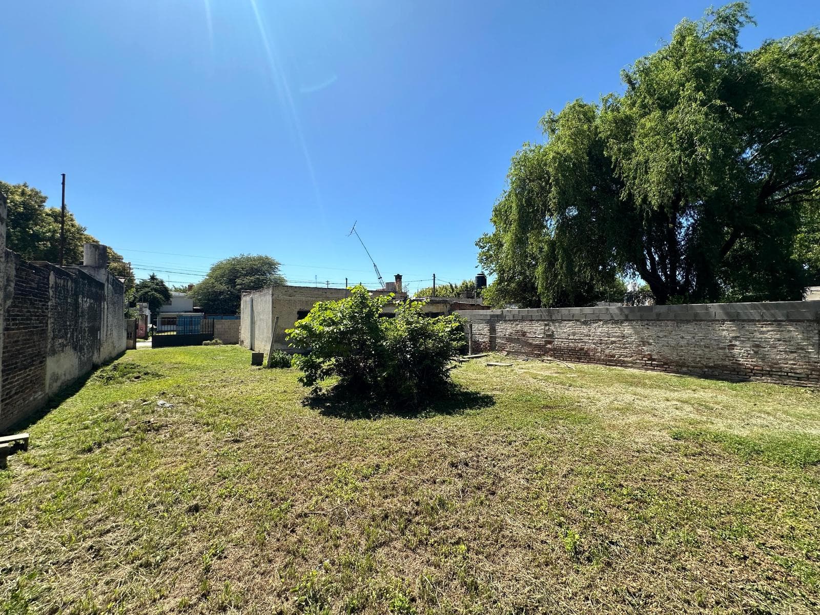 For Sale - Lot on Genova Street - Cámara Neighborhood - 455 m2