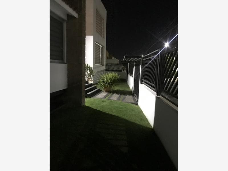 House for Sale in Juriquilla, Querétaro, Just a Few Meters from the Golf Course