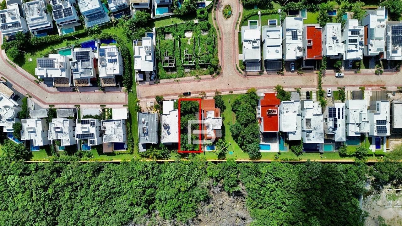 Land for Sale in the Lagos del Sol Residential Community