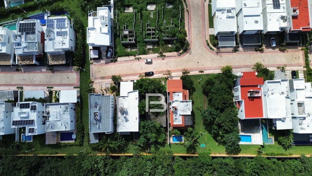 Land for Sale in the Lagos del Sol Residential Community