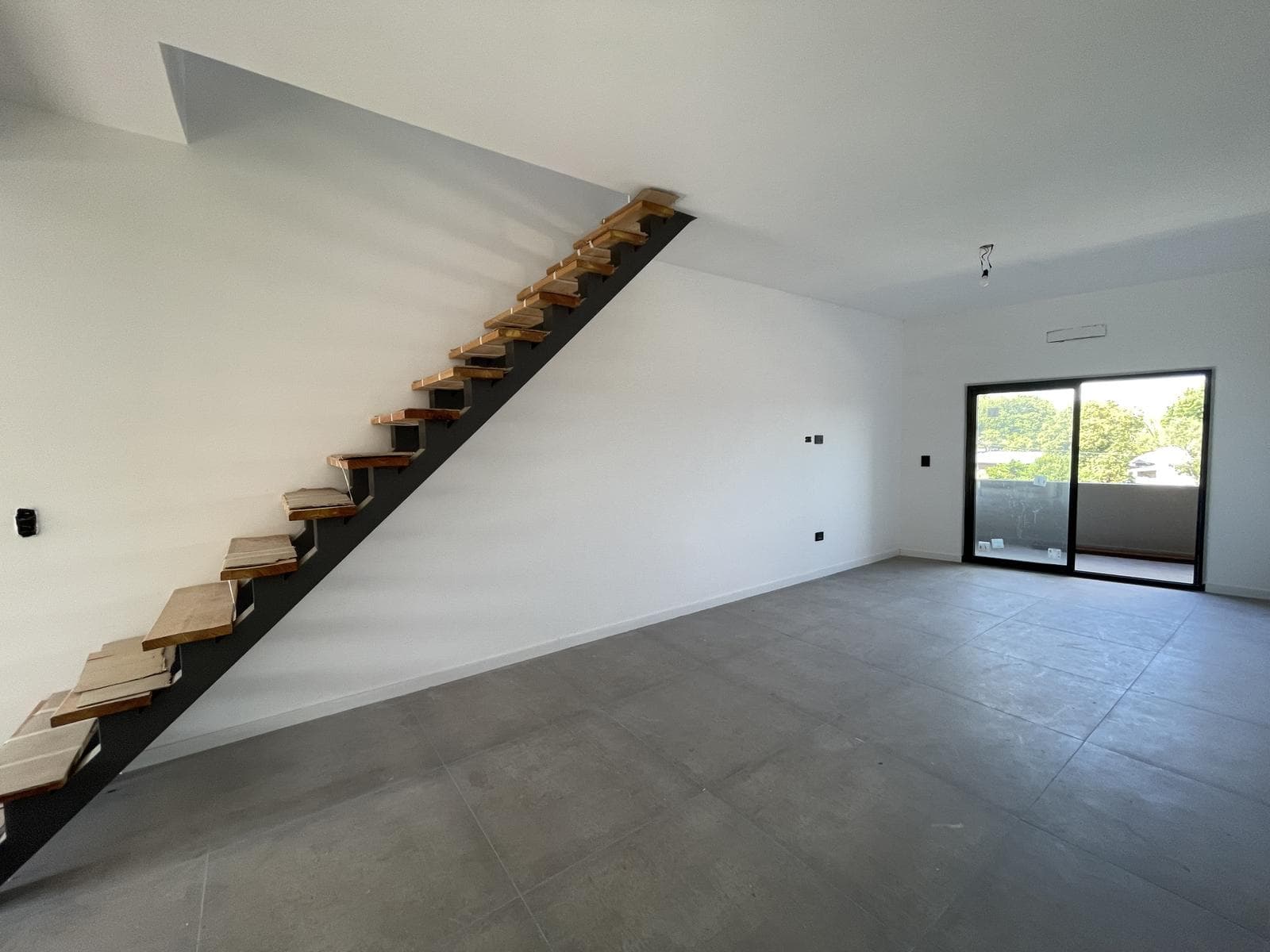 3-Room Duplex Apartment - Full Amenities