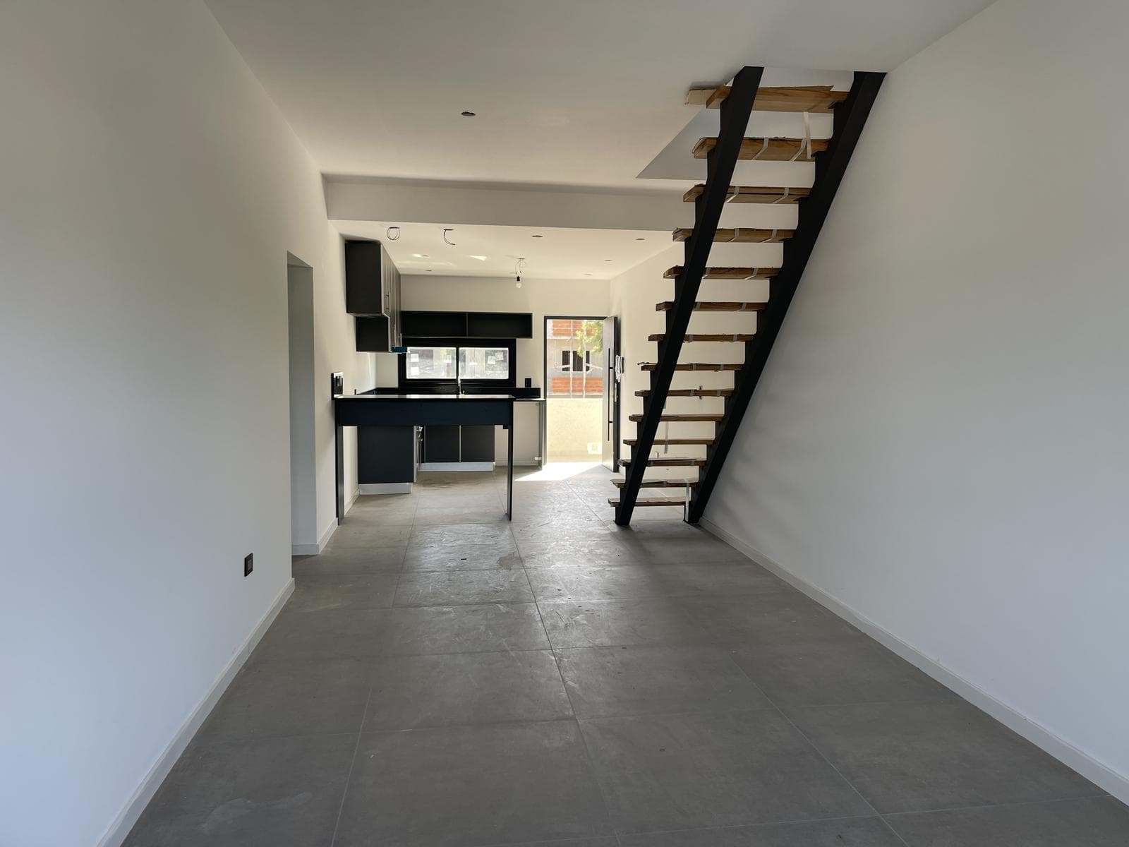 3-Room Duplex Apartment - Full Amenities