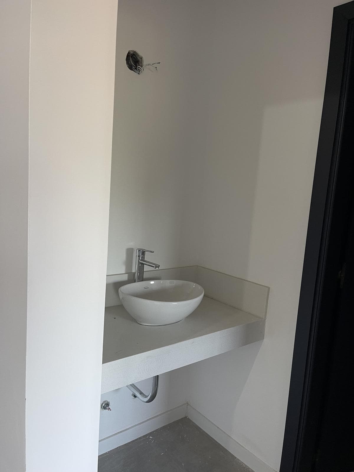 2-Room Apartment - Full Amenities - PERFECT FOR RENT!