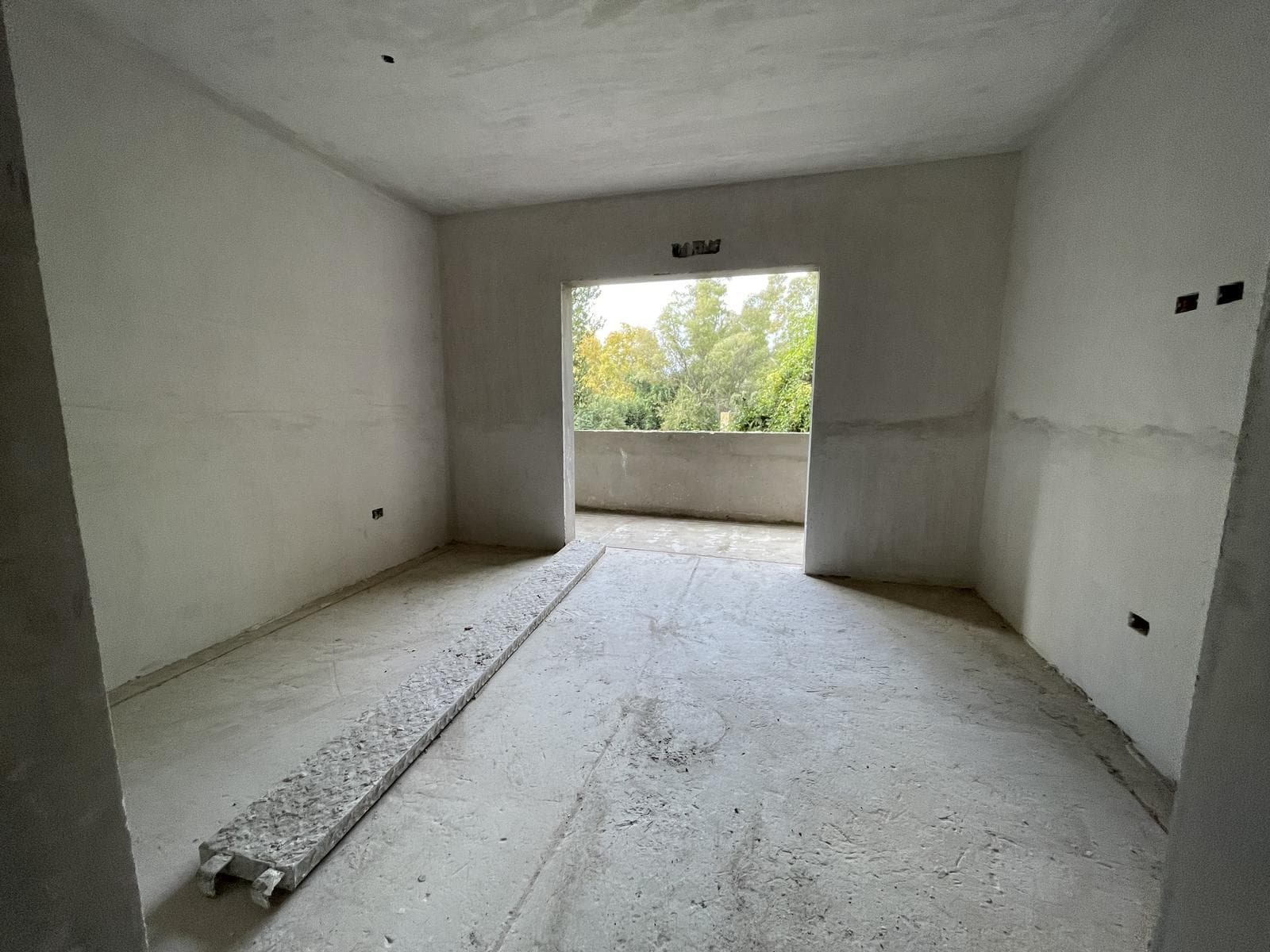 2-room apartment with a balcony—brand new