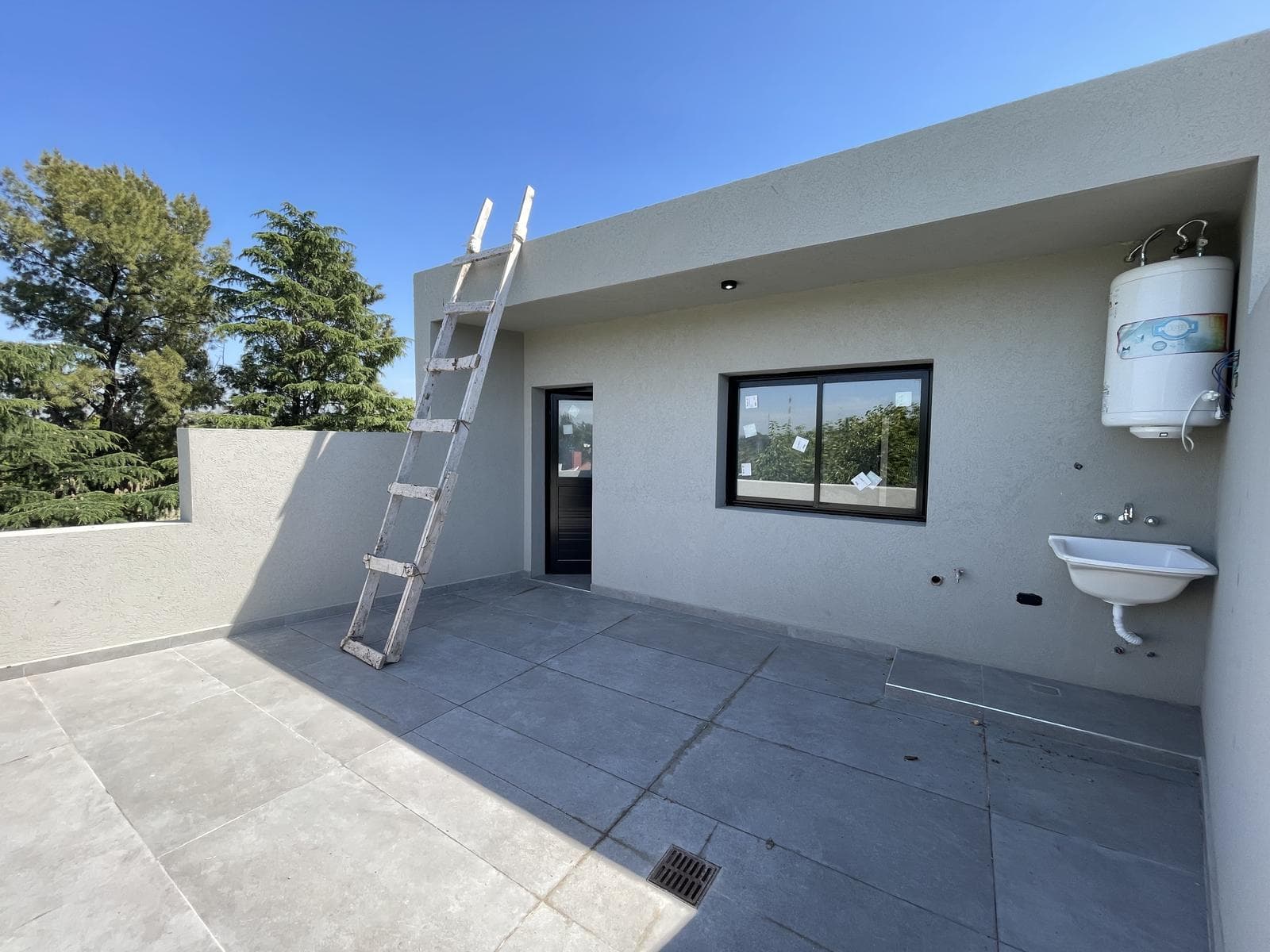 Brand-new, spacious 3-room apartment - Don Torcuato.