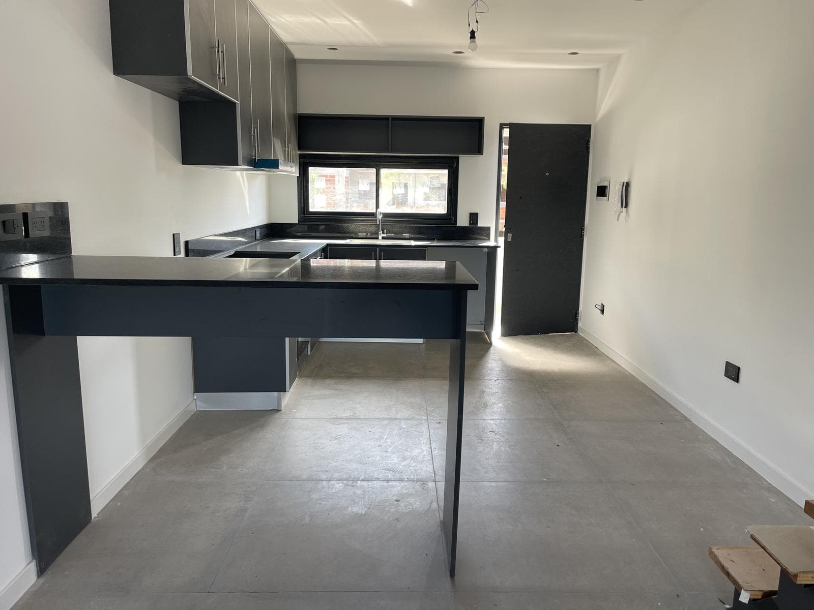 Brand-new, spacious 3-room apartment - Don Torcuato.