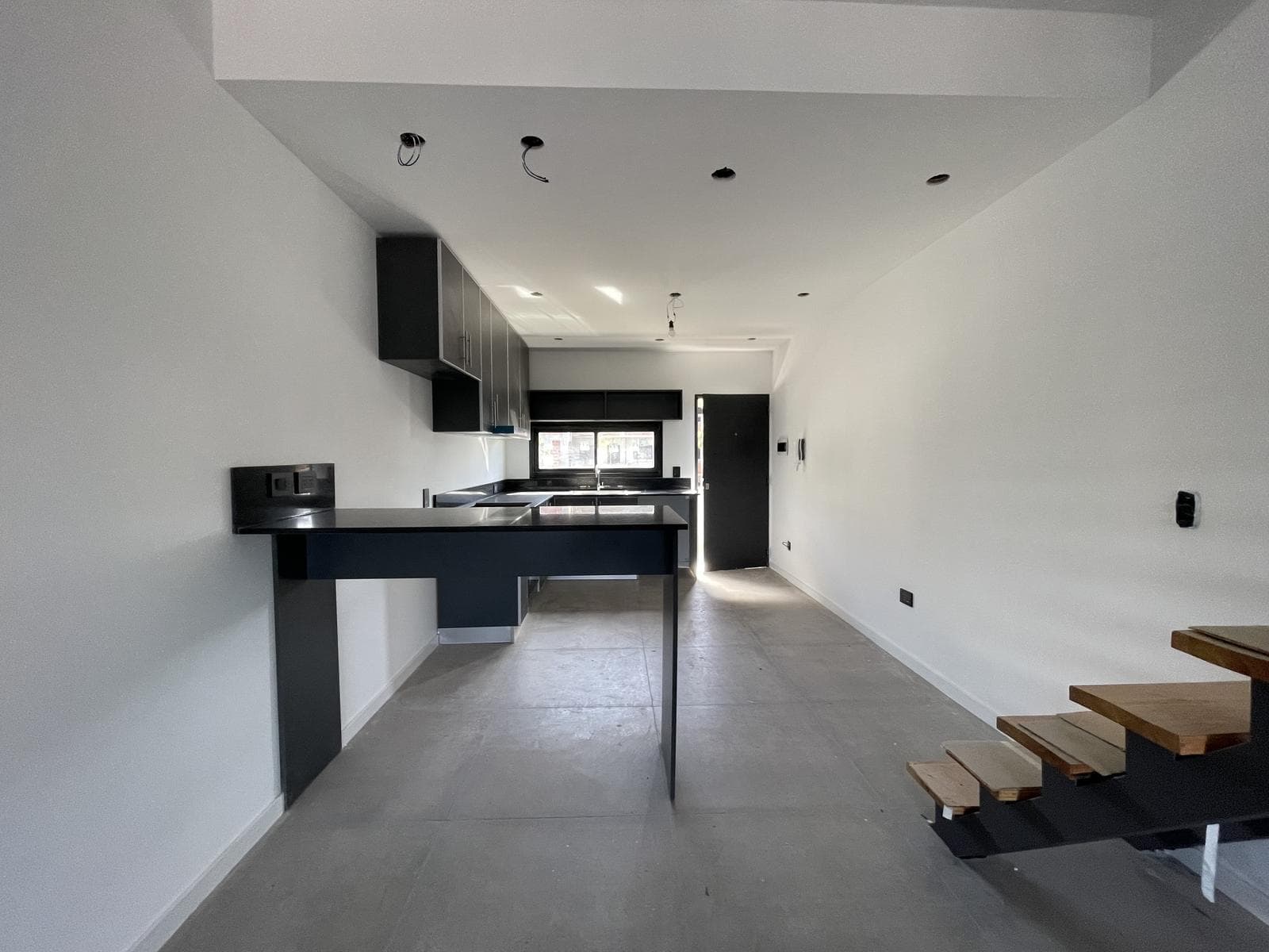 Brand-new, spacious 3-room apartment - Don Torcuato.