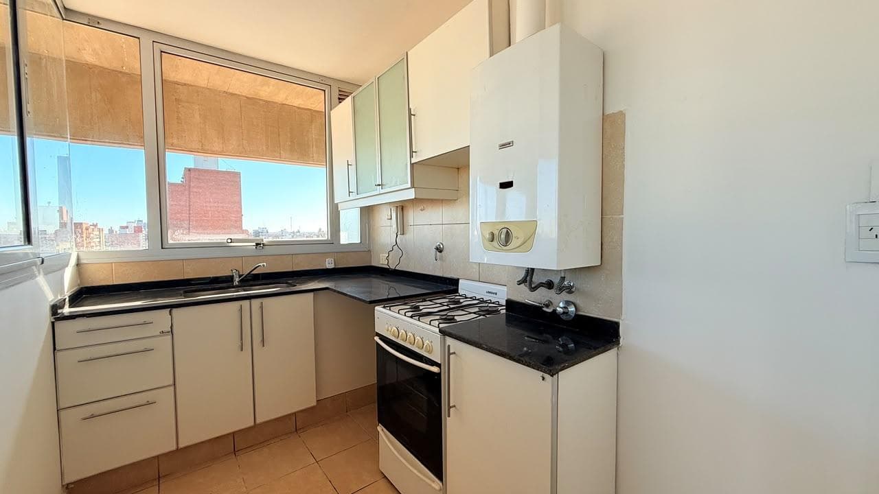 Two-Bedroom Apartment for Sale: Front-Facing, Balcony, Amenities. Echesortu