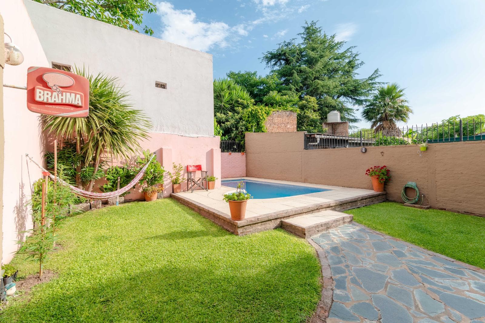 4-room house with a pool and garage for sale in Temperley