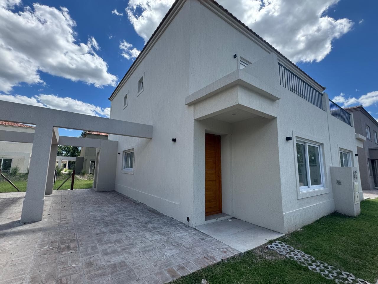 4-Room House for Sale in Pilar