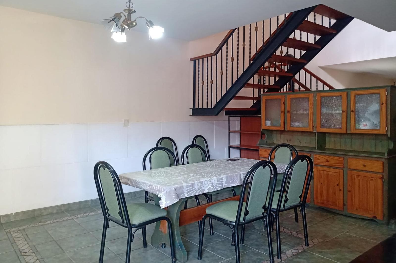 FOR SALE/EXCHANGE - 3-bedroom house with garage and commercial space. Bella Vista, Rosario.