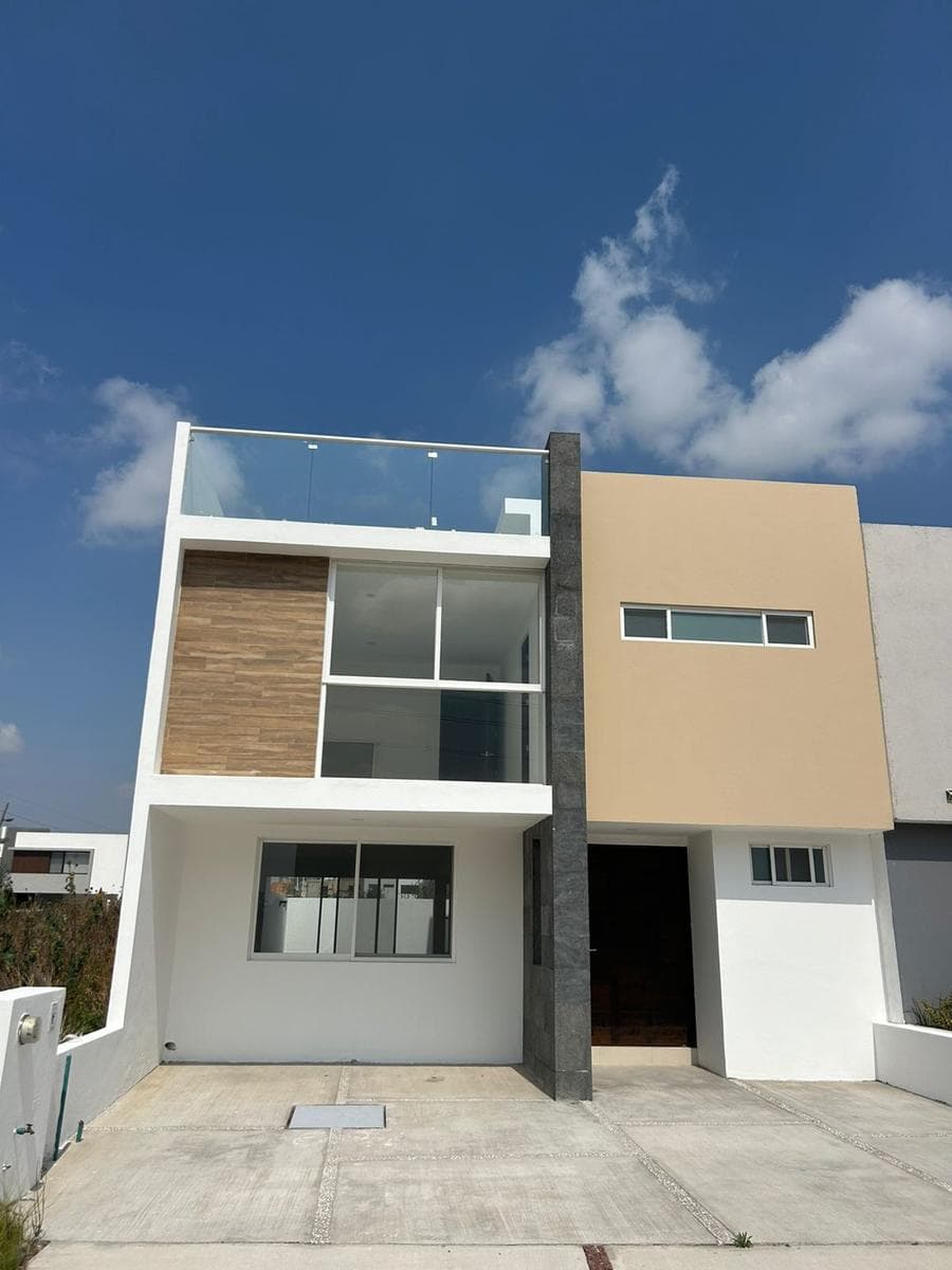 House in the Cañadas del Arroyo Subdivision