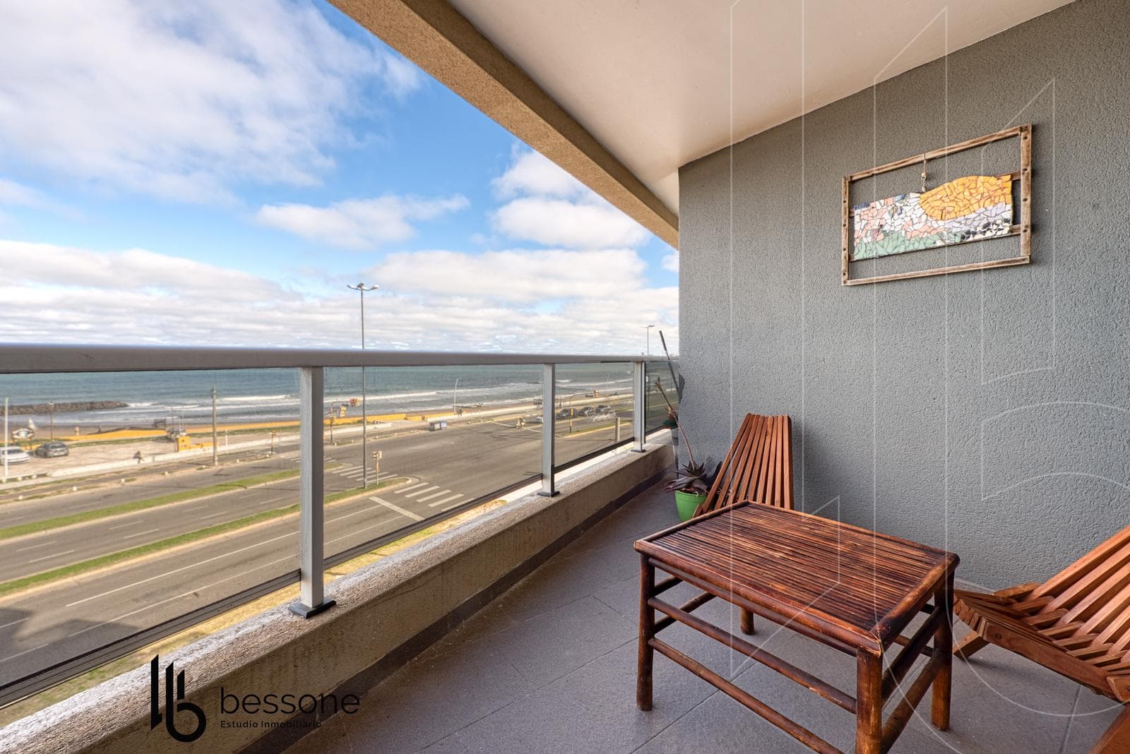 1. Setting: Ocean View, Mar del Plata