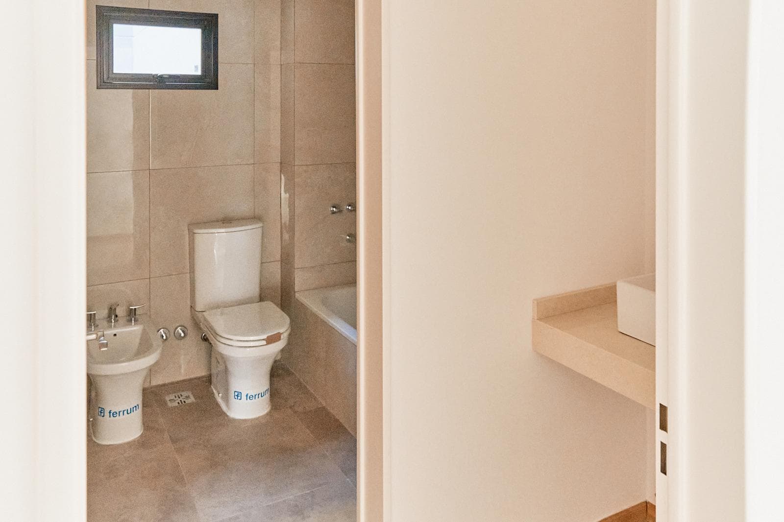 Brand-new 3-room apartment - 3300 Vallejos