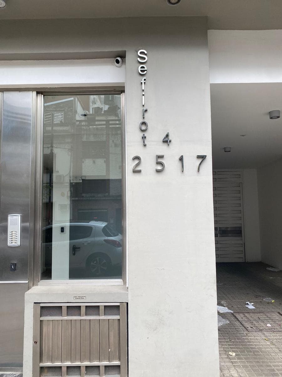 FOR SALE: Garage near Oroño and Pellegrini in the Lourdes neighborhood