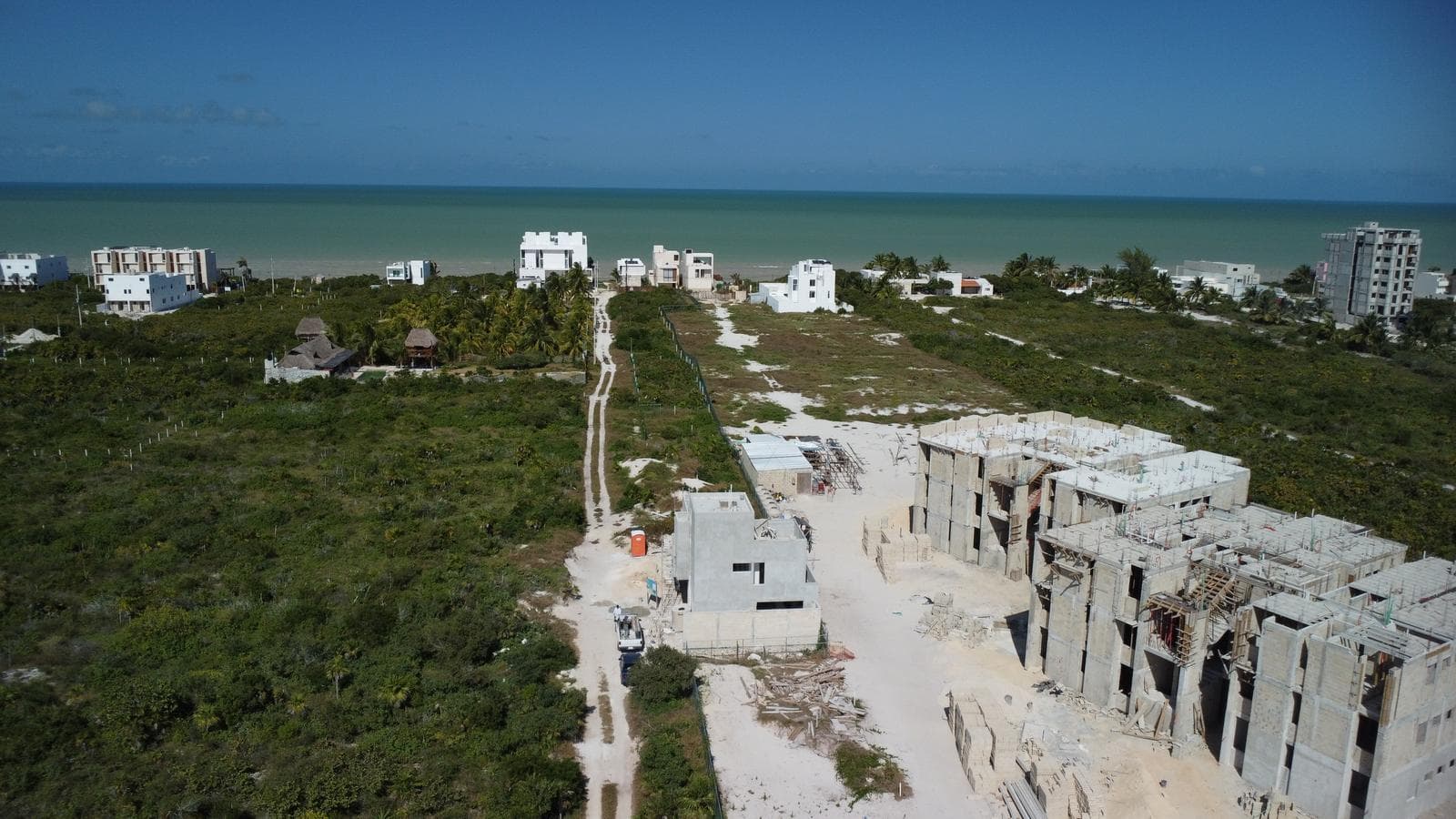 House for Sale on LA PLAYA in San Benito, Chicxulub, Yucatán