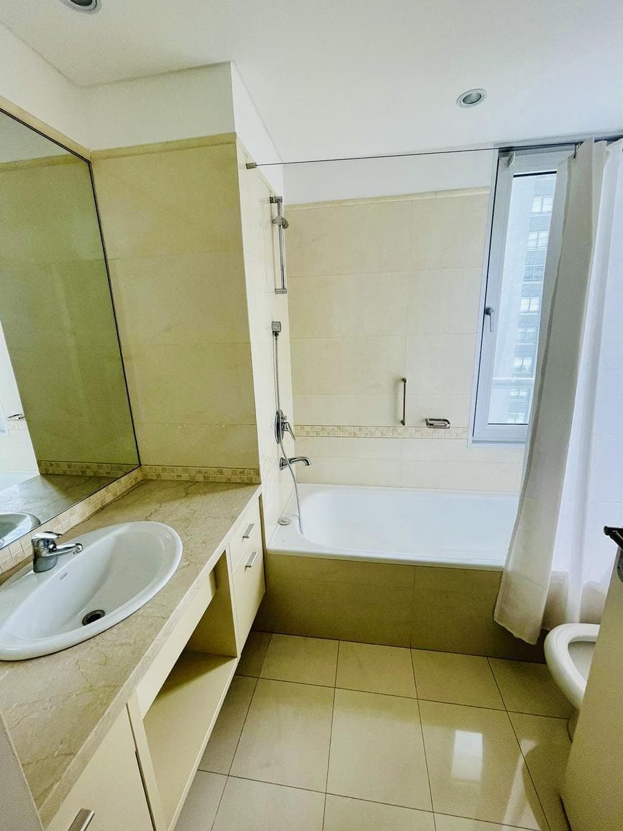 Apartment for Rent at Le Parc Puerto Madero: 3-room, furnished, with garage!