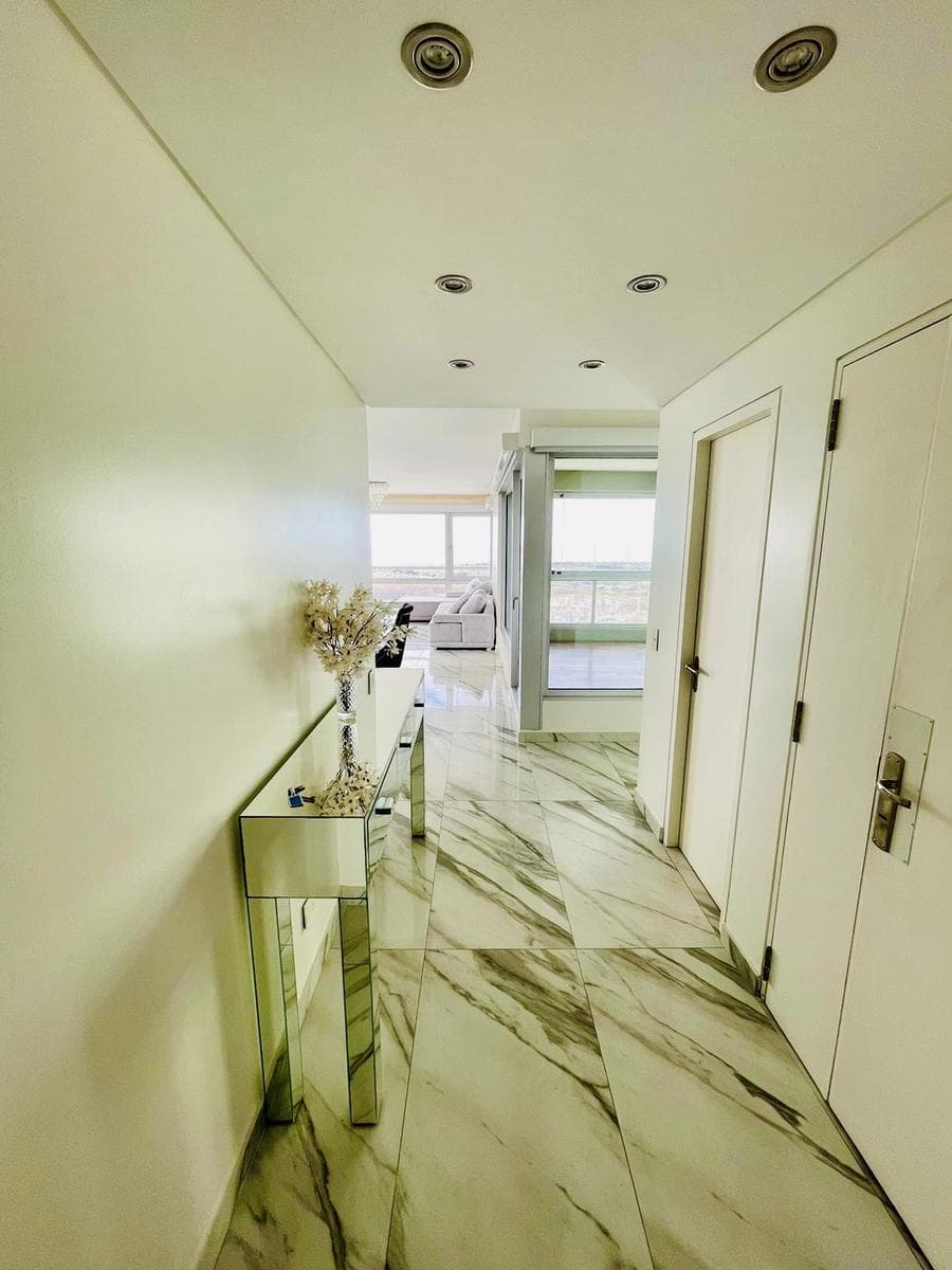 Apartment for Rent at Le Parc Puerto Madero: 3-room, furnished, with garage!