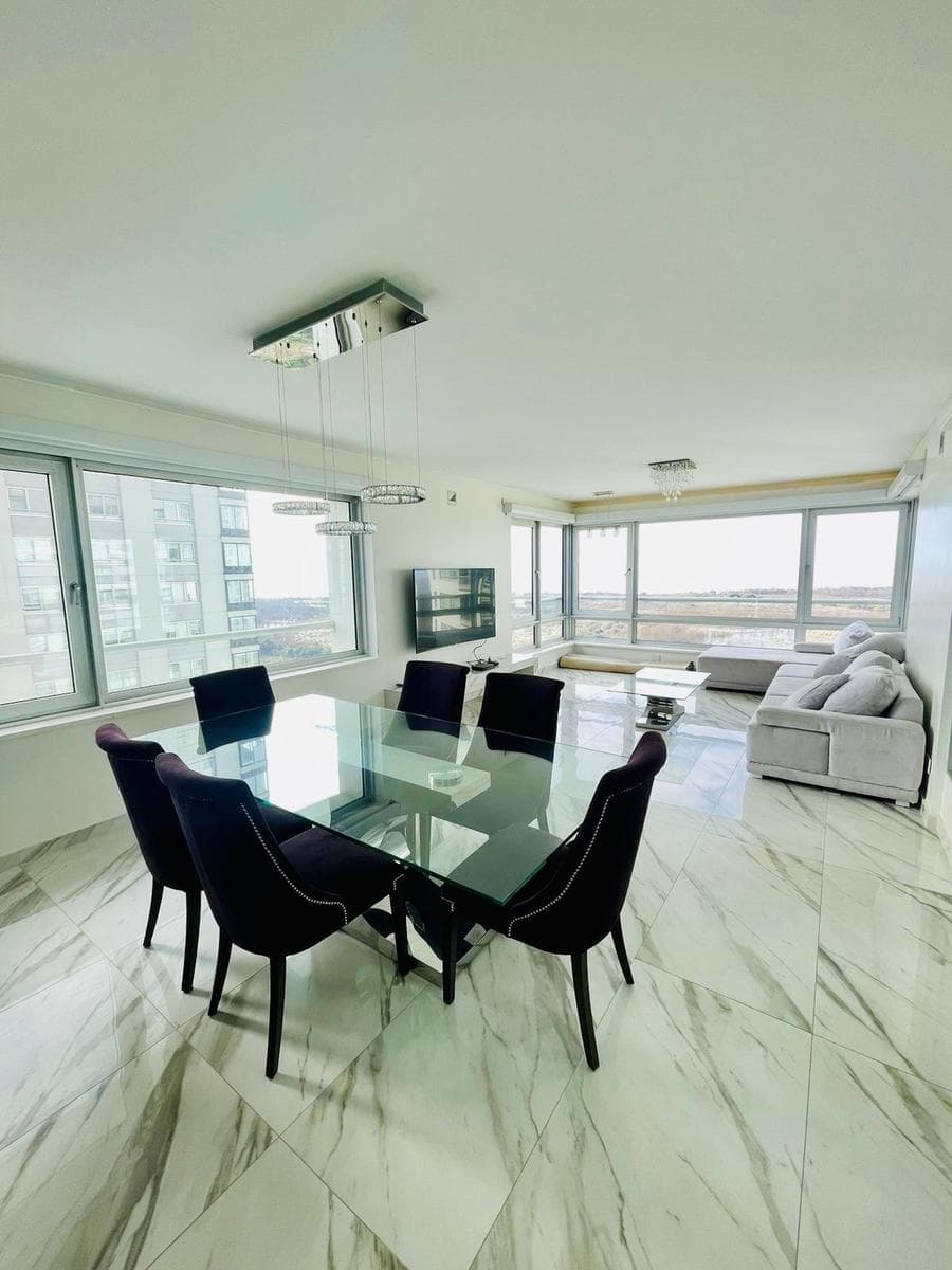 Apartment for Rent at Le Parc Puerto Madero: 3-room, furnished, with garage!
