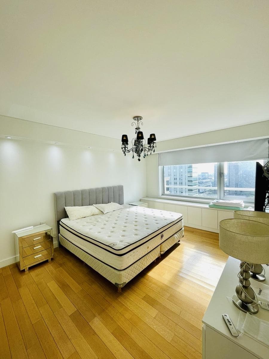 Apartment for Rent at Le Parc Puerto Madero: 3-room, furnished, with garage!