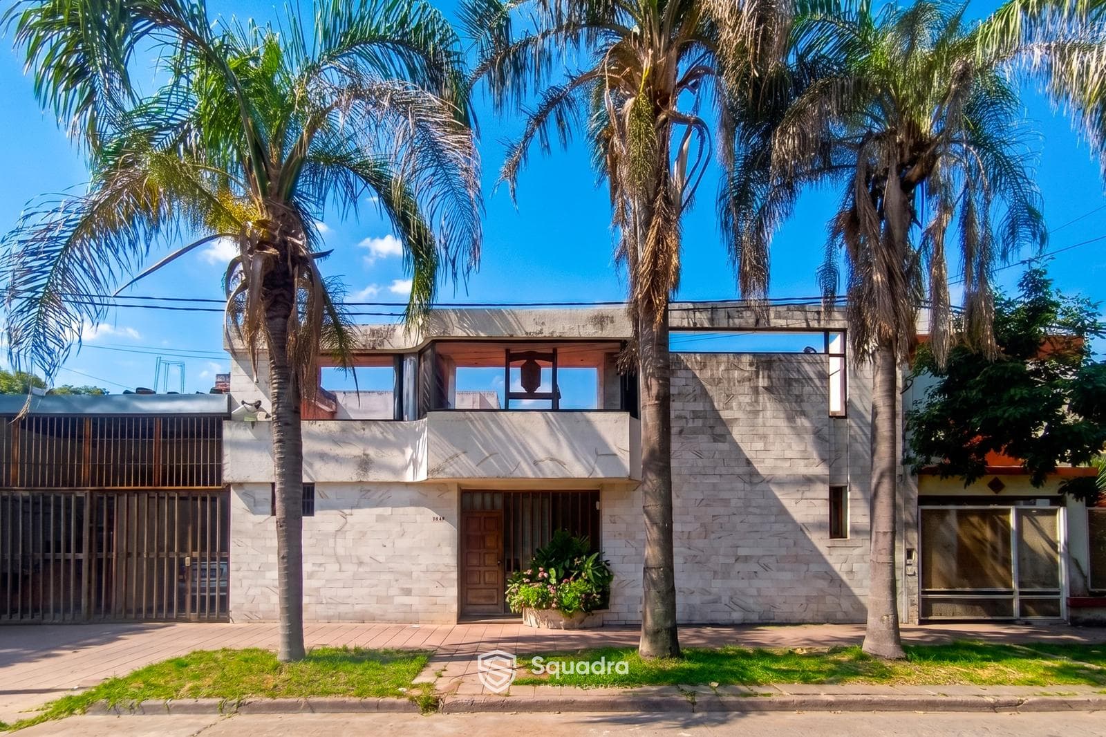 FOR SALE - 5-bedroom house with a patio and pool - España y Hospitales, Rosario.