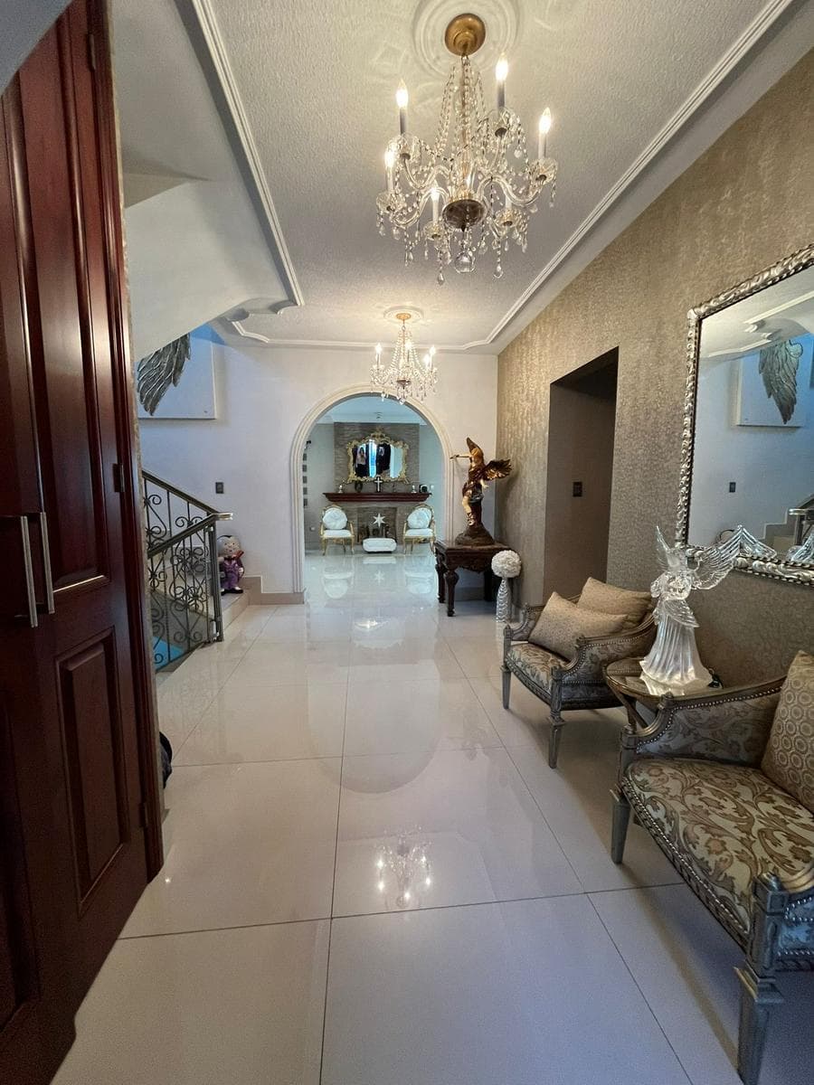 HOUSE FOR SALE IN CONTRY LA SILLA
