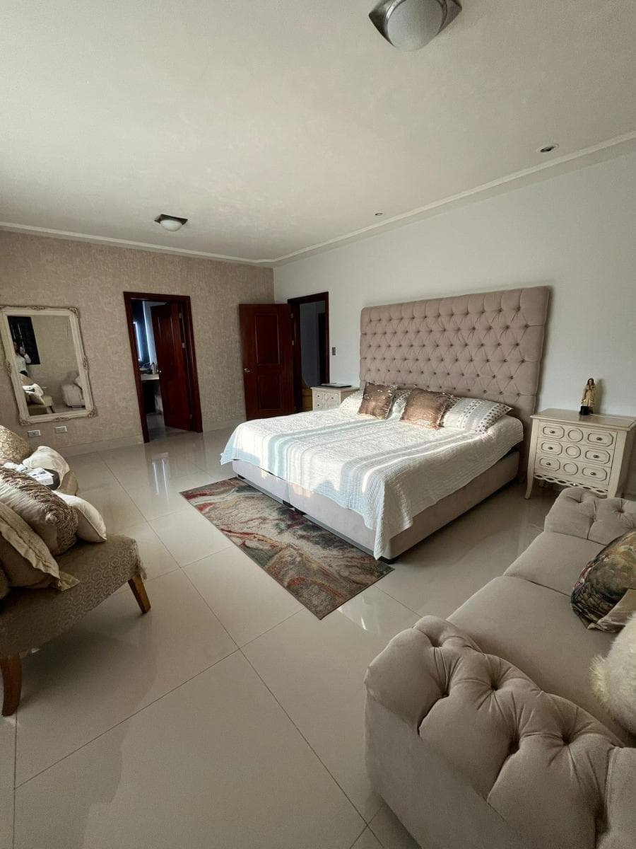 HOUSE FOR SALE IN CONTRY LA SILLA