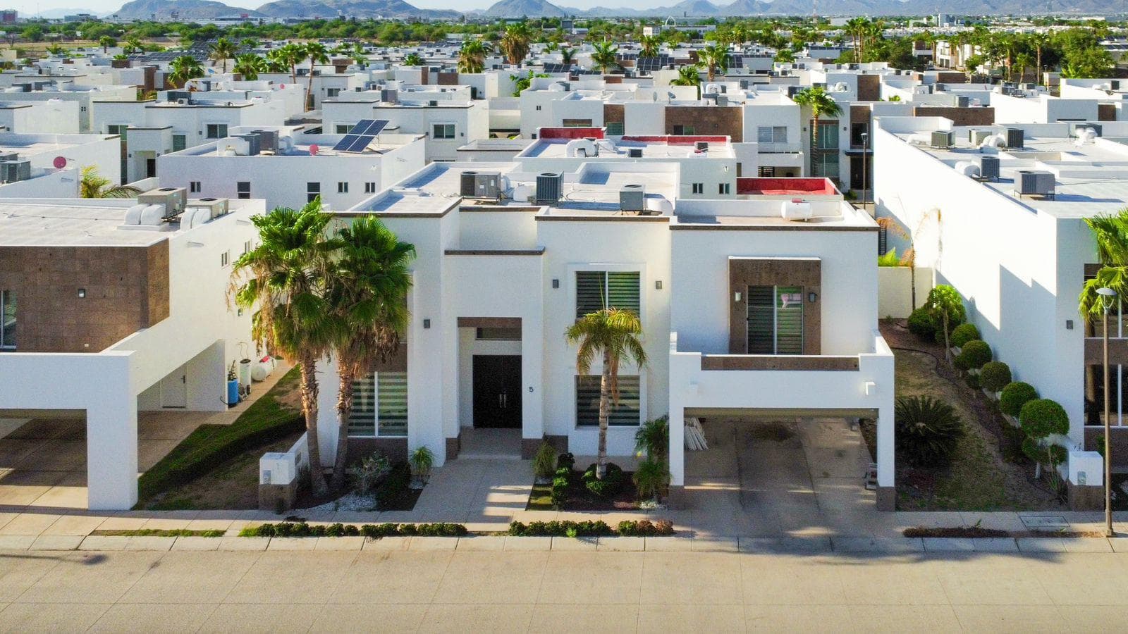 House for Sale in La Rioja Residencial Poniente, Briñas Section