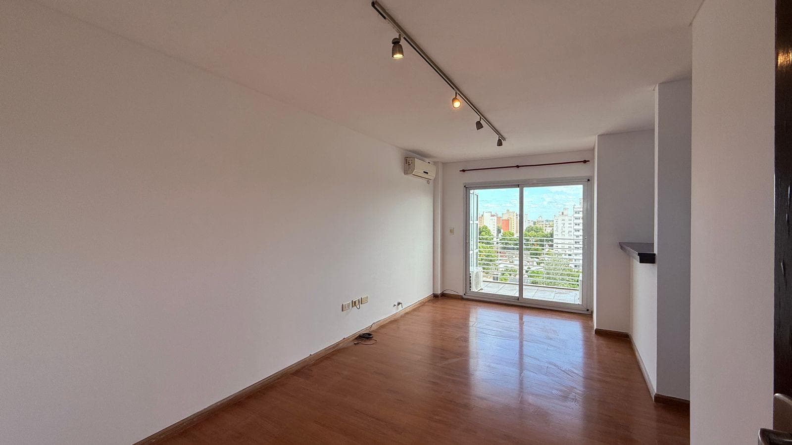 Credit Available: For Sale/Financing—One-Bedroom Apartment with Balcony and Sun Deck. Echesortu