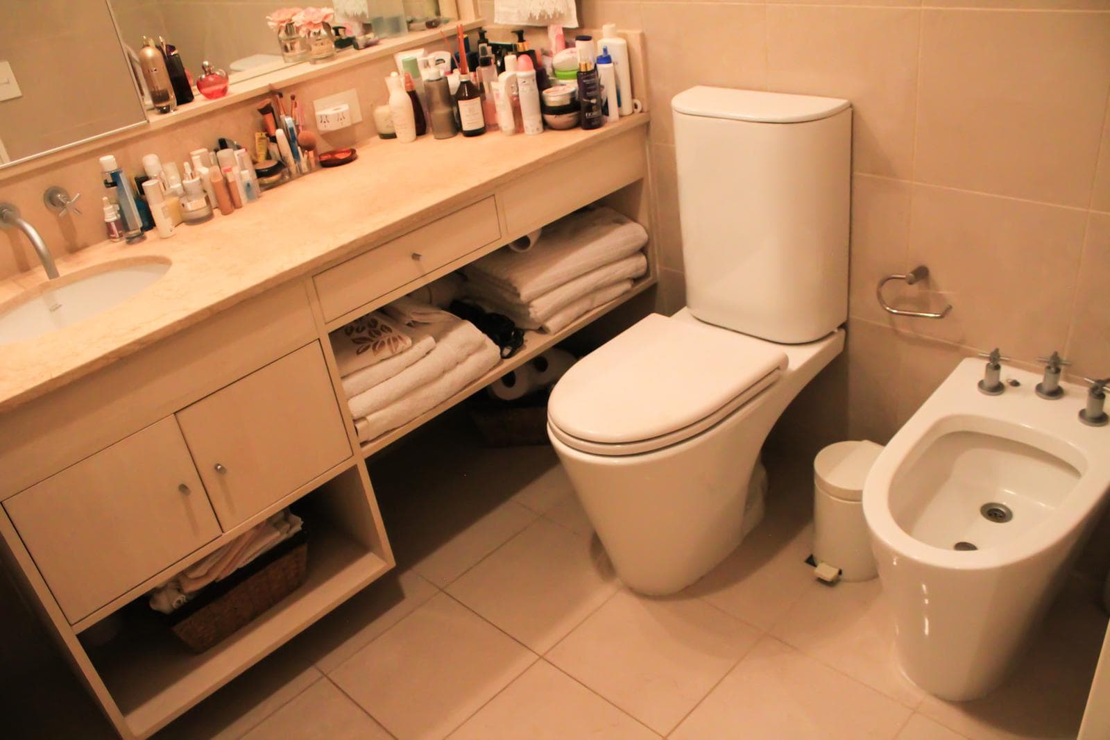 Departamento en Alquiler de 4 ambientes amoblado con cochera en Puerto Madero !!!Impecable estado