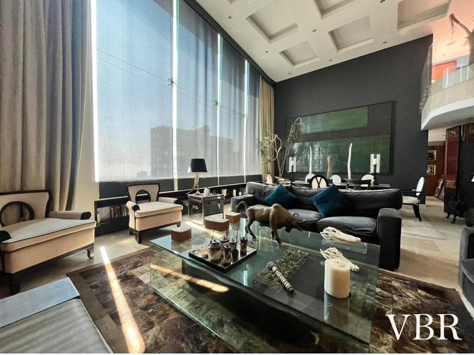 Luxury 2-story townhouse with an EXCELLENT view, 4 bedrooms, and parking for 4 cars.