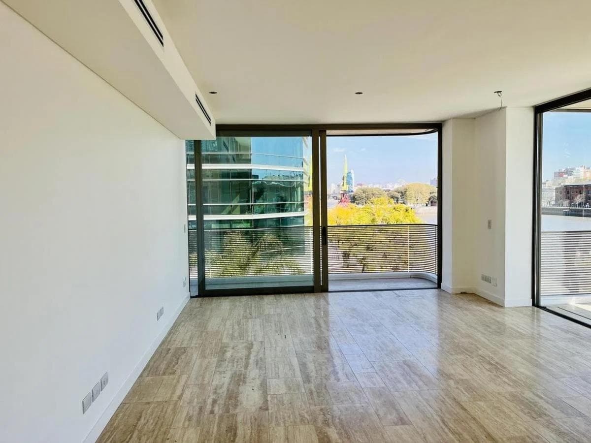 Puerto Madero: 3-room apartment for sale with a view of the dock, garage, and storage room!