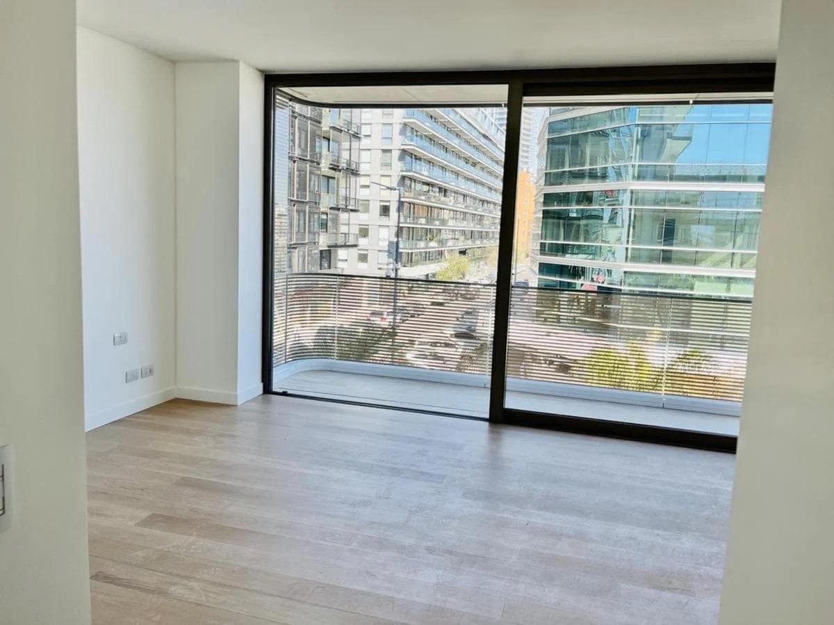 Puerto Madero: 3-room apartment for sale with a view of the dock, garage, and storage room!